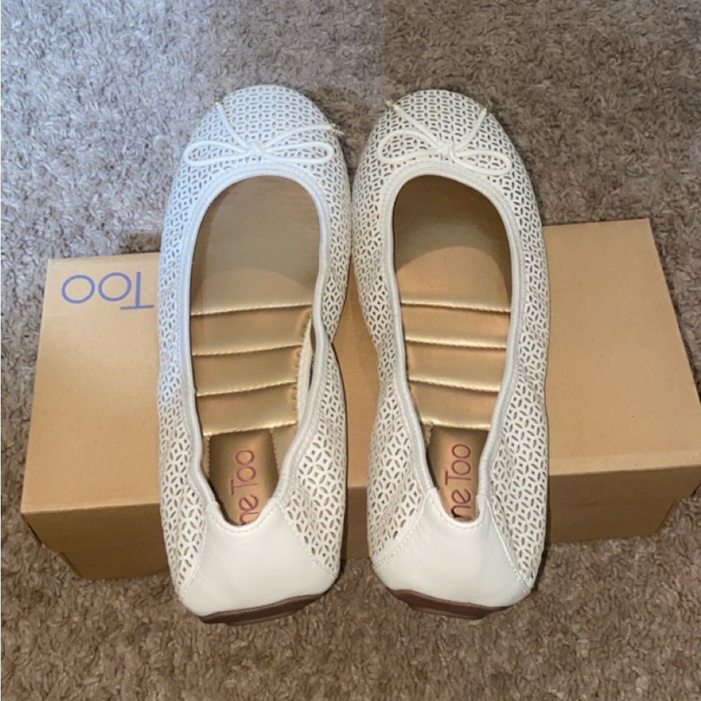 Me Too Flats - image 3